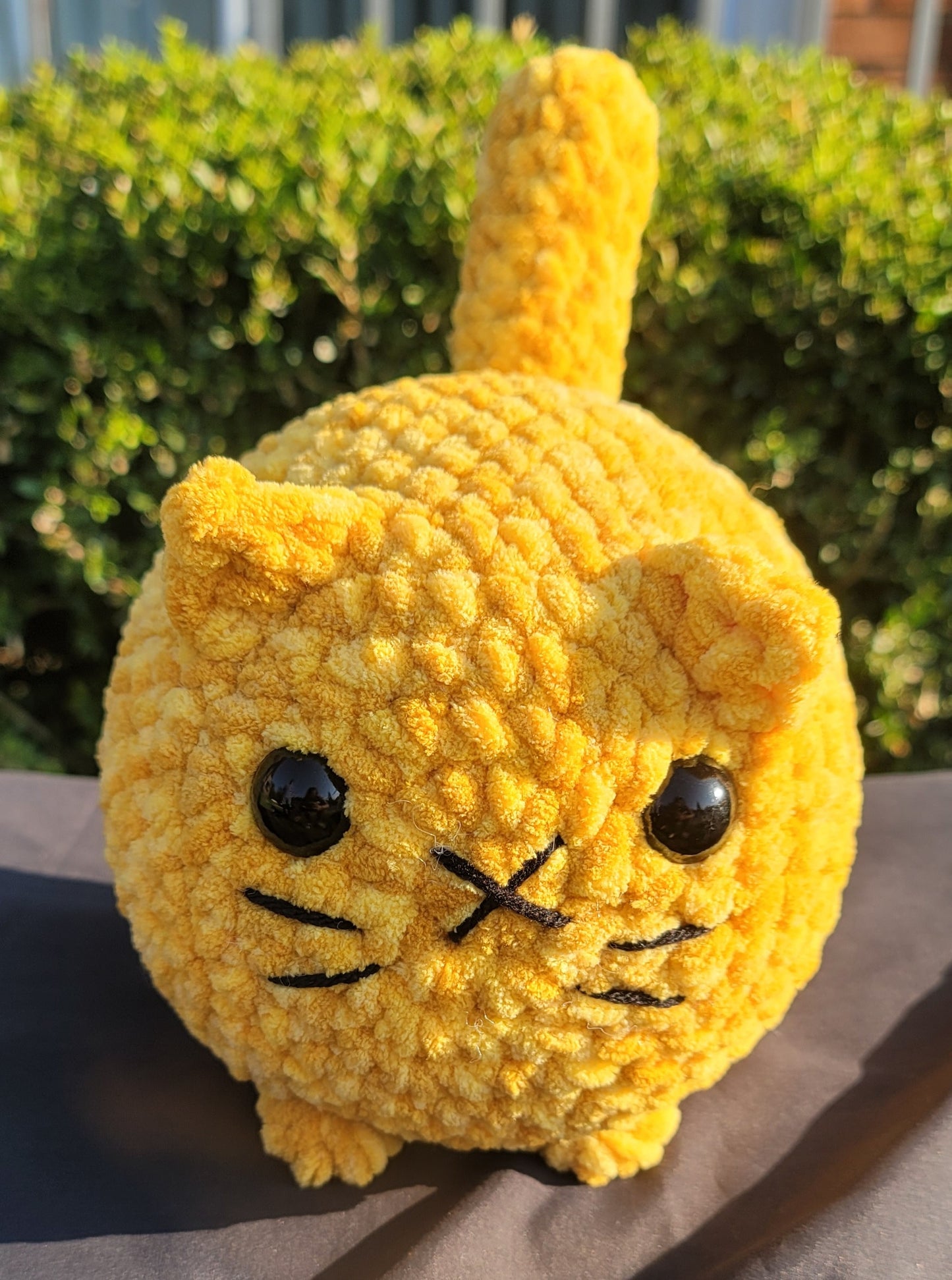 Alegre gatito amigurumi amarillo de peluche 🐈💛