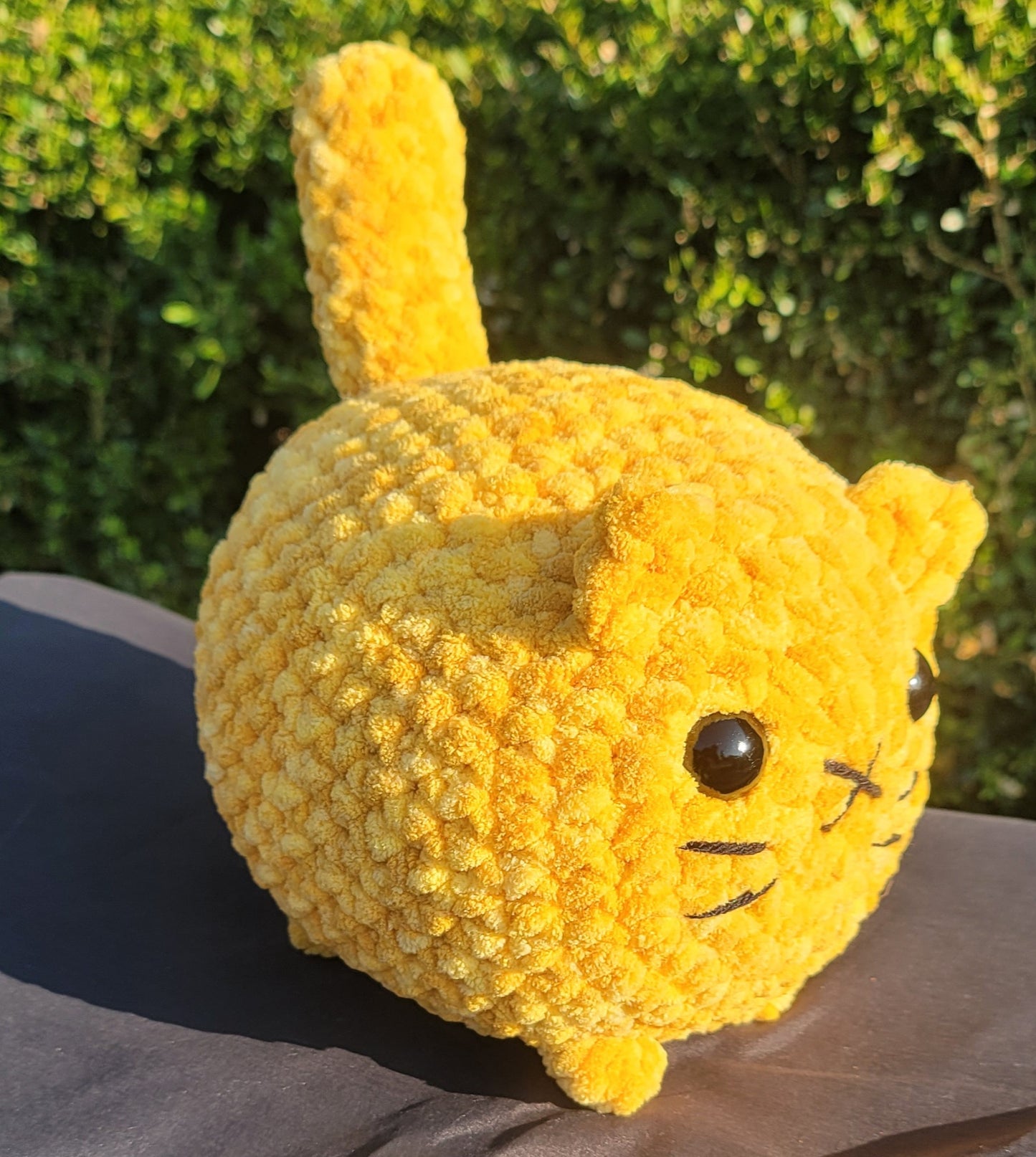 Alegre gatito amigurumi amarillo de peluche 🐈💛