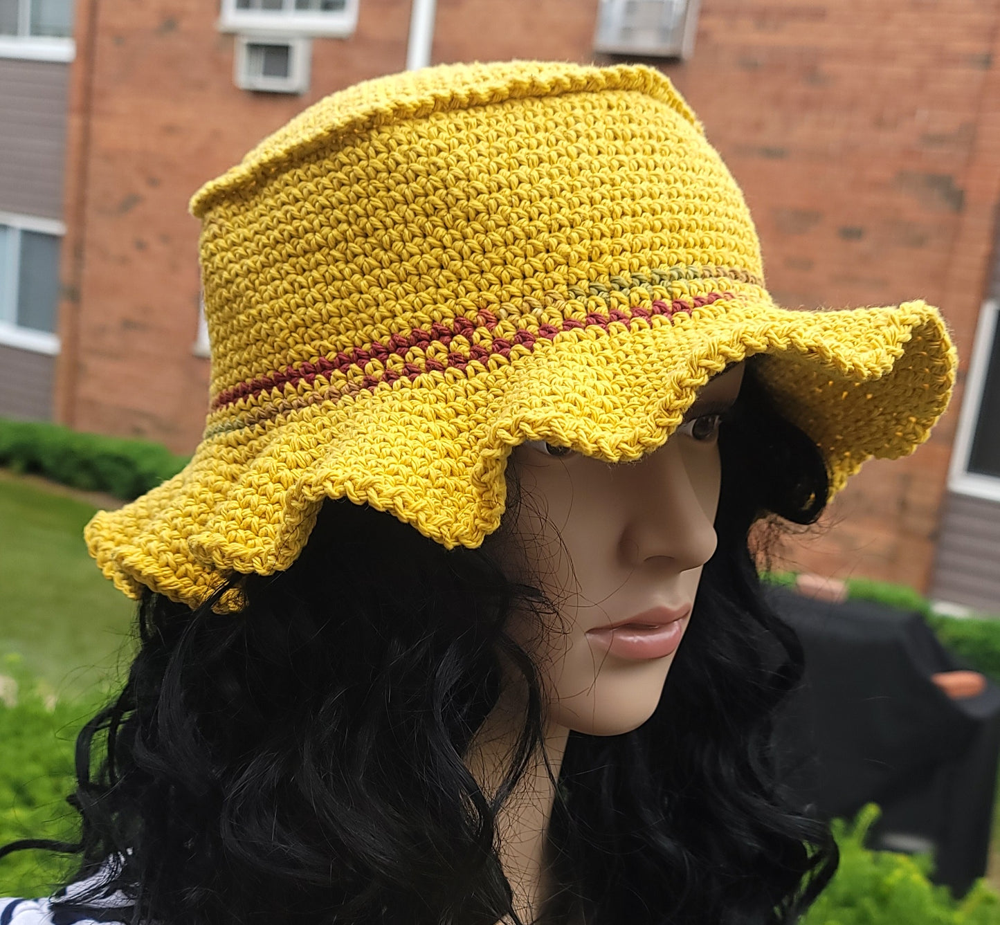 Sombrero de pescador de crochet vibrante: hecho a mano y colorido