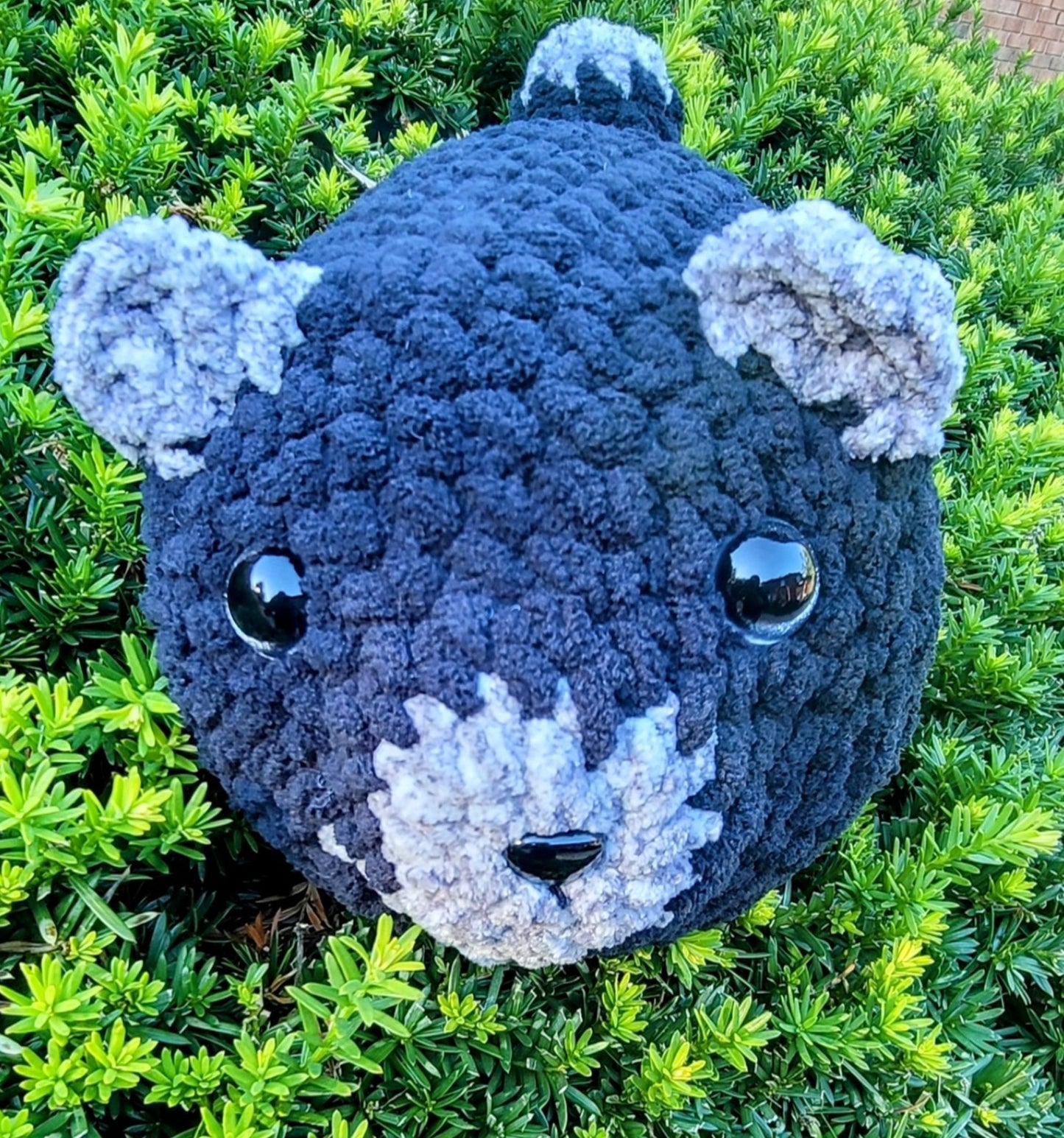 Cachorro de ganchillo negro y gris: peluche de perro amigurumi suave hecho a mano