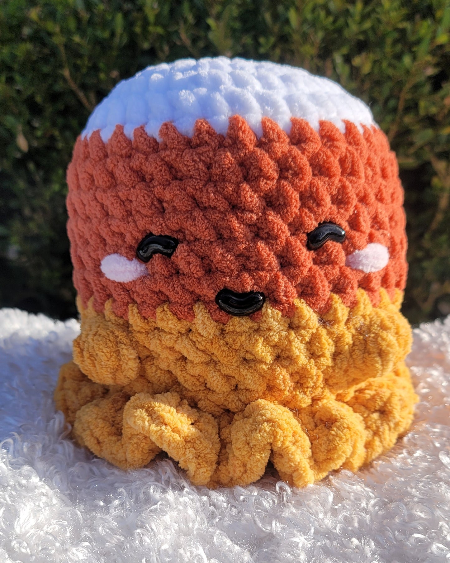 Adorable trío de fantasmas tejidos a crochet: ¡espeluznantes, dulces y llenos de personalidad!