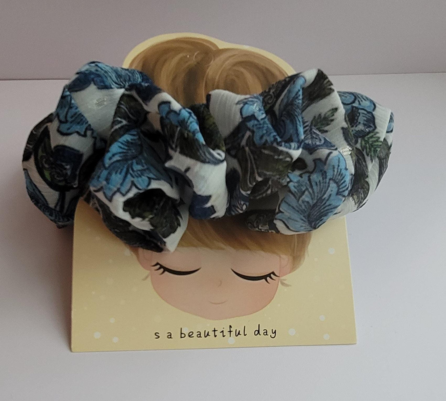 Soft Scrunchies: No-Crease Hair Ties for Women