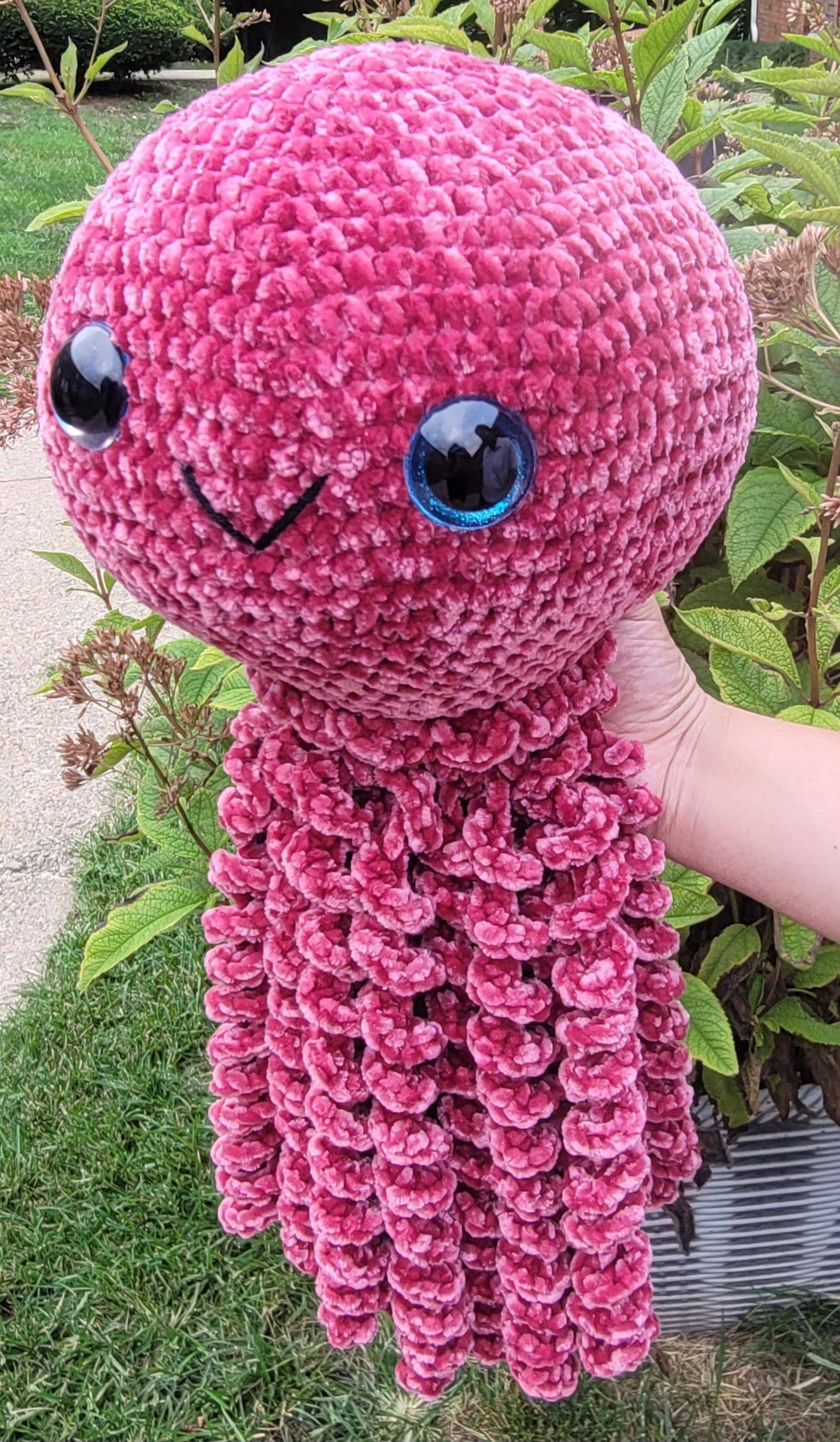 Crochet Jellyfish Plushie in Pomegranate with Blue Eyes, Soft Amigurumi Sea Creature Toy