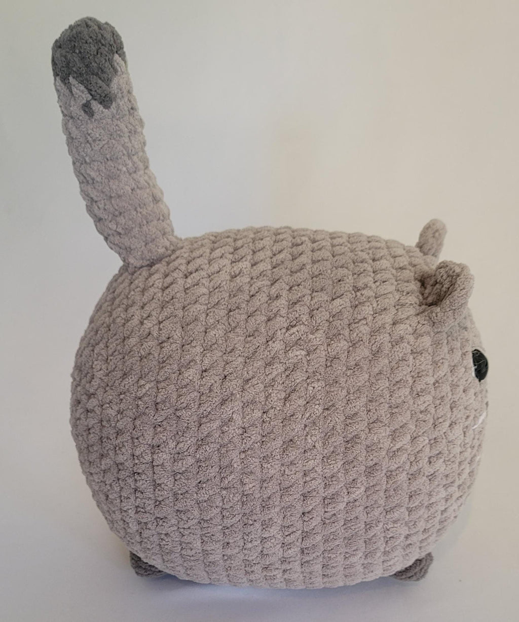 Light and Dark Gray Loaf Cat