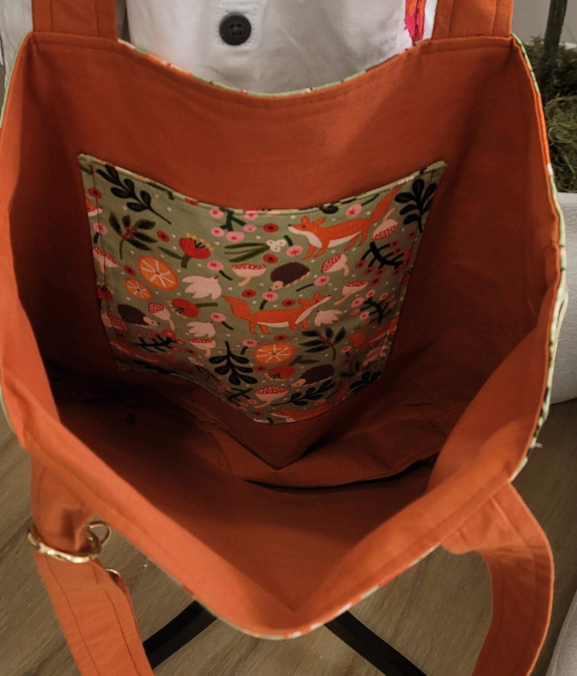 Thanksgiving Tote Bag with Pumpkins and Yellow Sunflowers. Green Tote Bag with Foxes, Hedgehogs, and White Birds