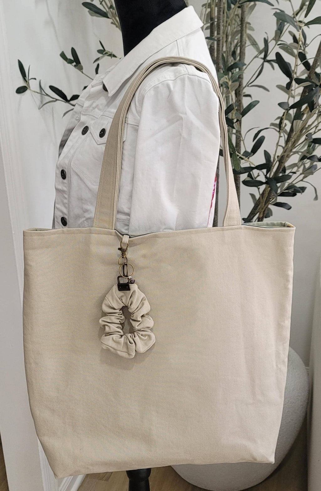 Stylish Tote Bags with Dual Front Pockets, Everyday Shoulder Bag for Women, Large Purse for Work, School, Travel & Shopping