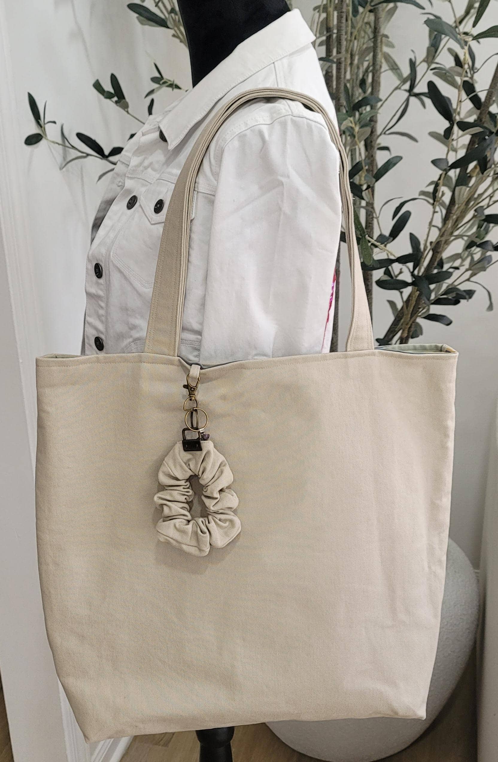 Stylish Tote Bags with Dual Front Pockets, Everyday Shoulder Bag for Women, Large Purse for Work, School, Travel & Shopping