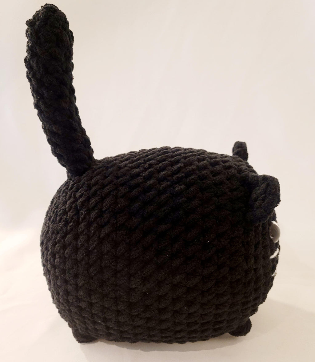 Black Loaf Cat