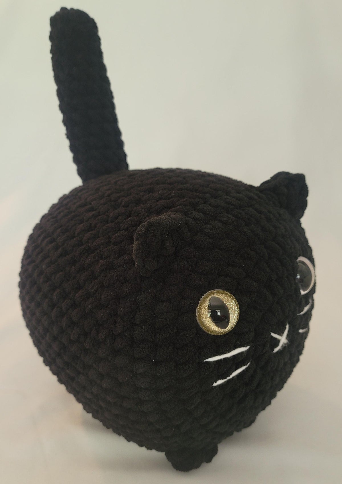 Black Loaf Cat