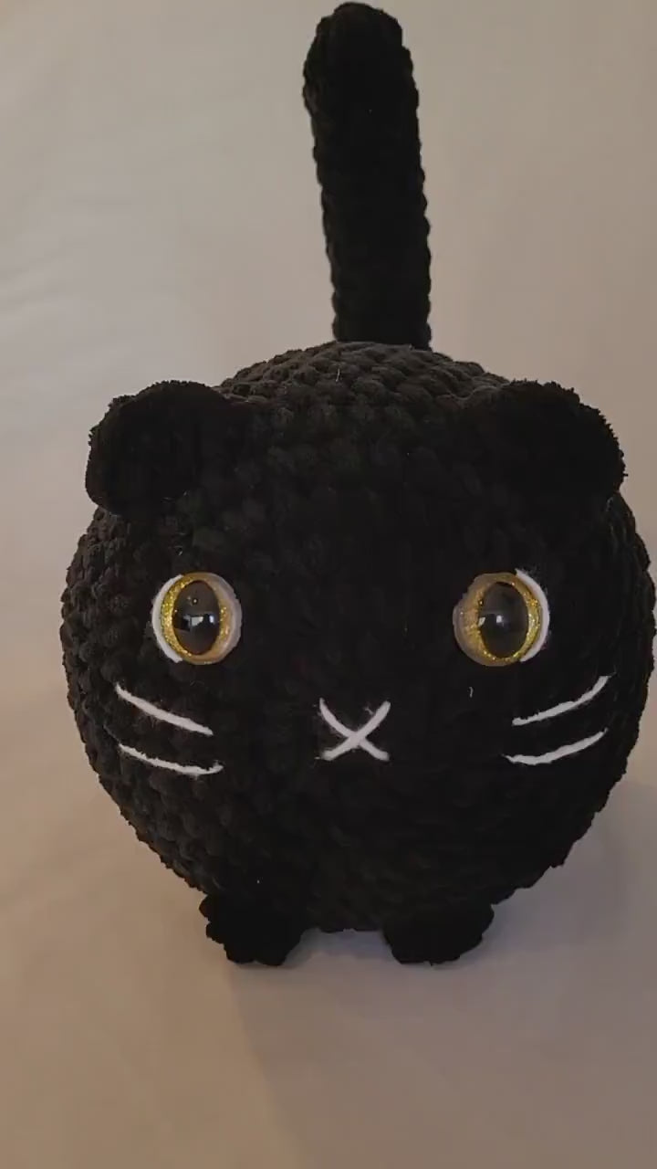 Black Loaf Cat