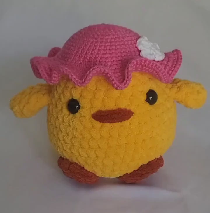 Yellow Chubby Chicken w/Hat